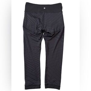 RARE Lululemon Hot Like Agni Crop (23") Black Size‎ 6